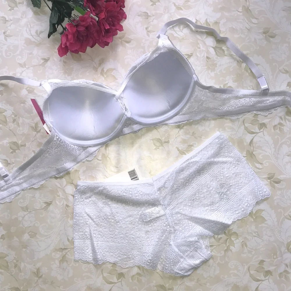 Set Push up Gentle Lace Bra  & Cheeky Panty Underwear.NWT